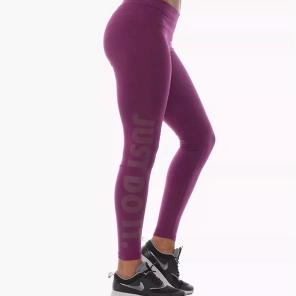 womens purple nike leggings